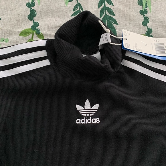 Adidas top - Picture 2 of 6